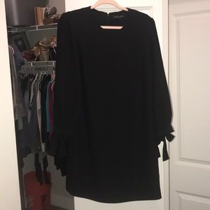 Bow tie sleeve dress - like new